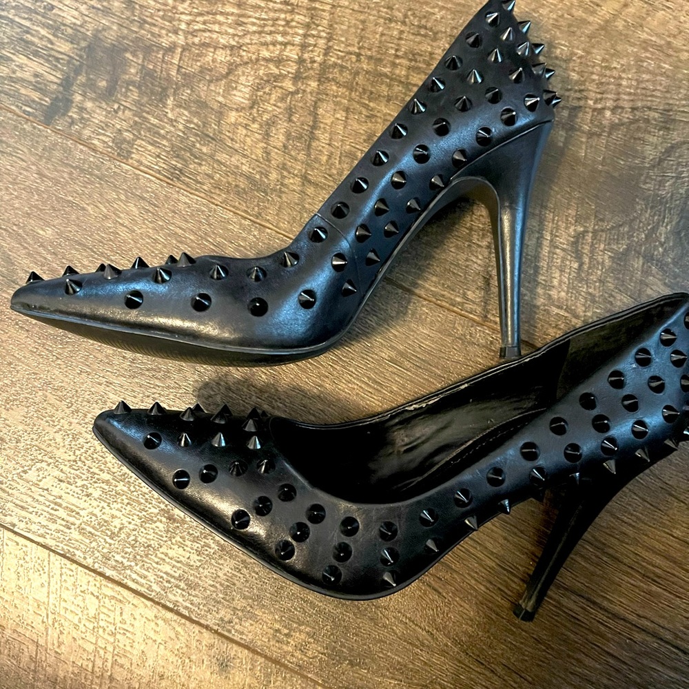 BcBGeneration spiked heels
